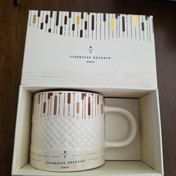 Starbucks Other - Starbucks Reserve Hiraya Tagaytay Philippines White and Gold Mug Rare NEW